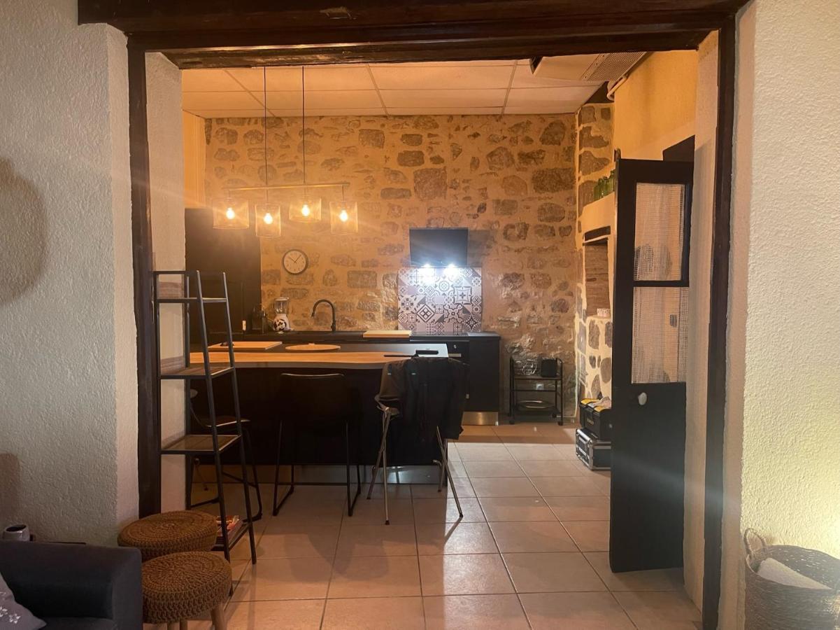 Poppy Appartement De Charme A 2 Min Centre-Ville Figeac Exterior photo
