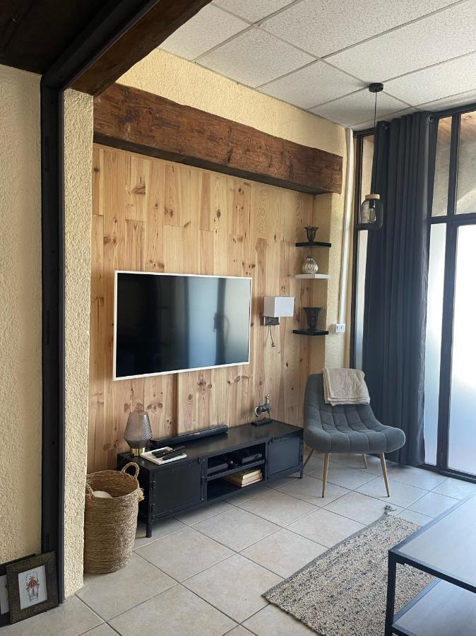 Poppy Appartement De Charme A 2 Min Centre-Ville Figeac Exterior photo