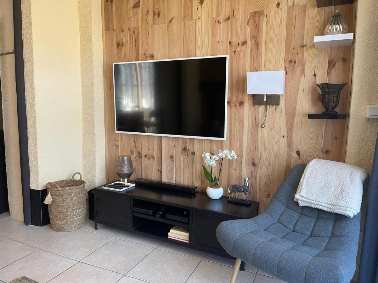 Poppy Appartement De Charme A 2 Min Centre-Ville Figeac Exterior photo